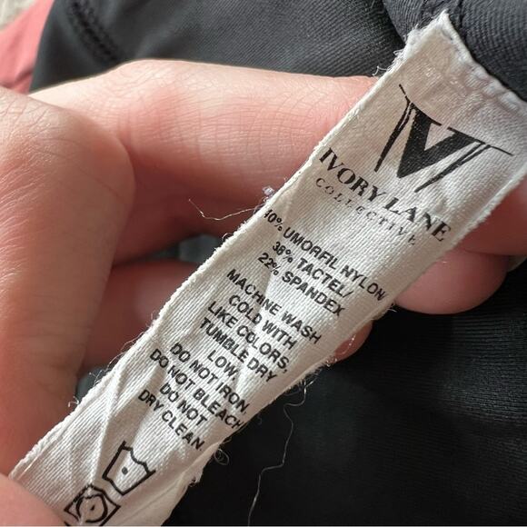 IVL Black Animal Print Sports Bra - Picture 5 of 6